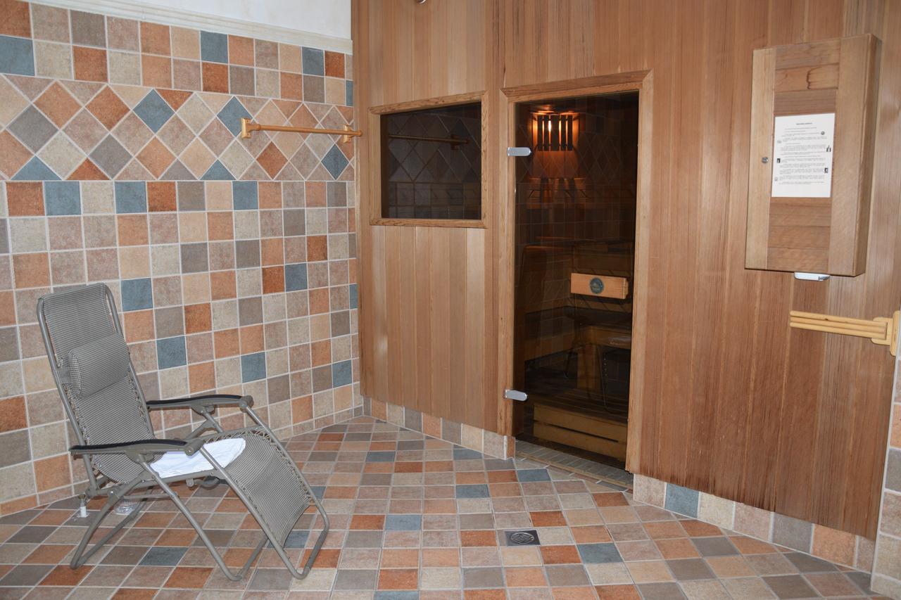 Villa Hotel Debrecen Exteriör bild